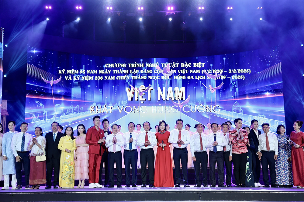 Việt Nam khát vọng hùng cường - 1