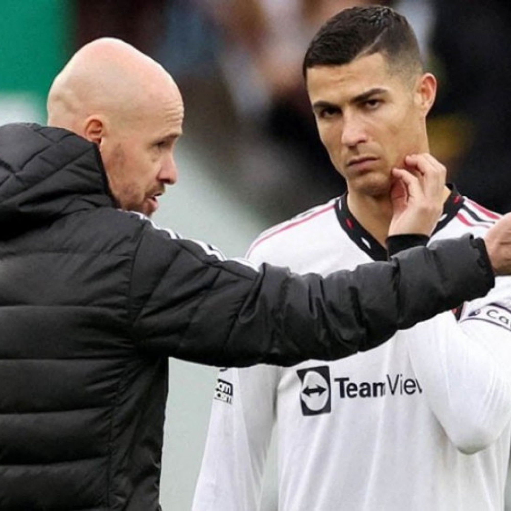  - Ronaldo 40 tuổi vẫn ghi bàn đỉnh cao: Hậm hực Ten Hag, chỉ trích thầy cũ