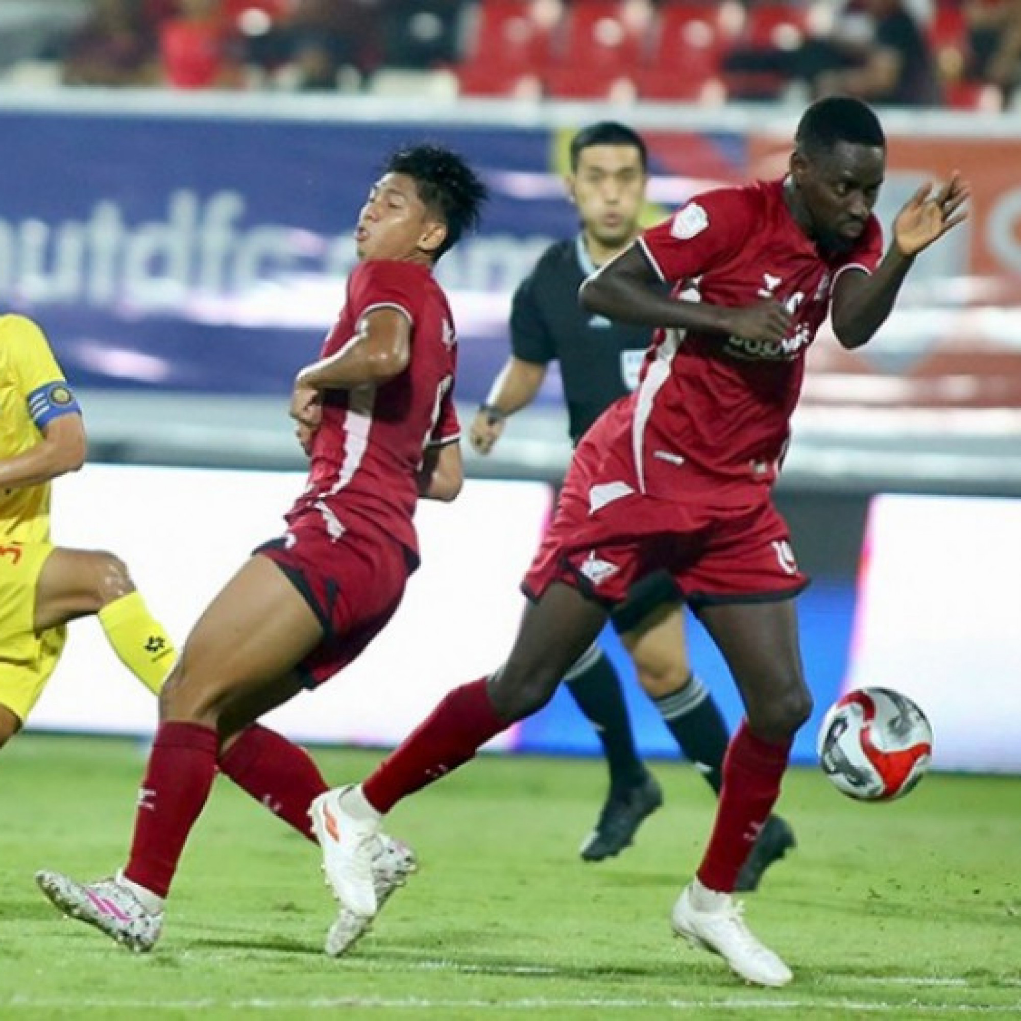  - Video bóng đá PSM Makassar - Thanh Hóa: Sai lầm tai hại (Cúp C1 Đông Nam Á)