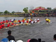 Đầu Xuân, đông đảo người dân, du khách về sông Sịa xem đua ghe