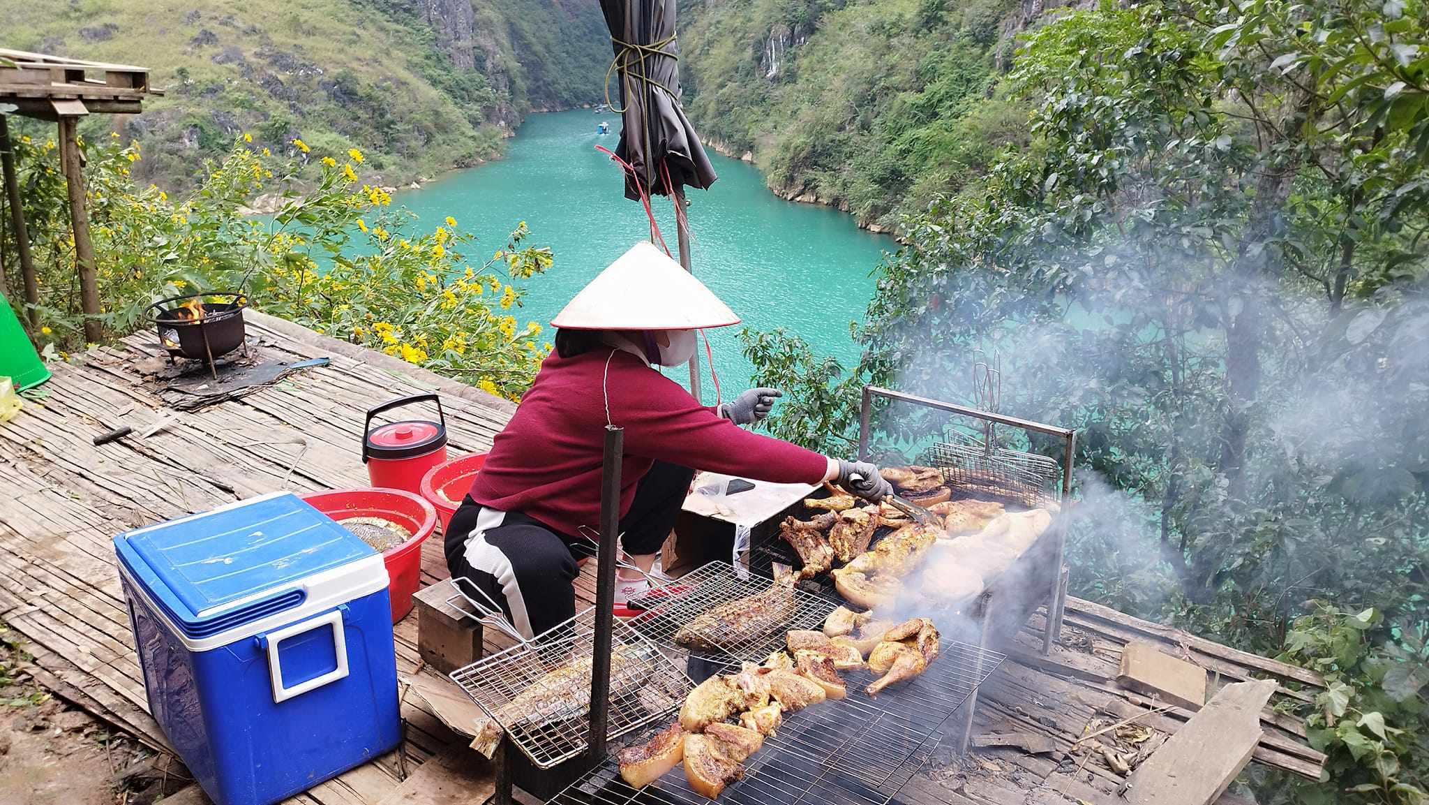 Mâm cơm "view triệu đô" ở Hà Giang có gì đặc biệt? - 8