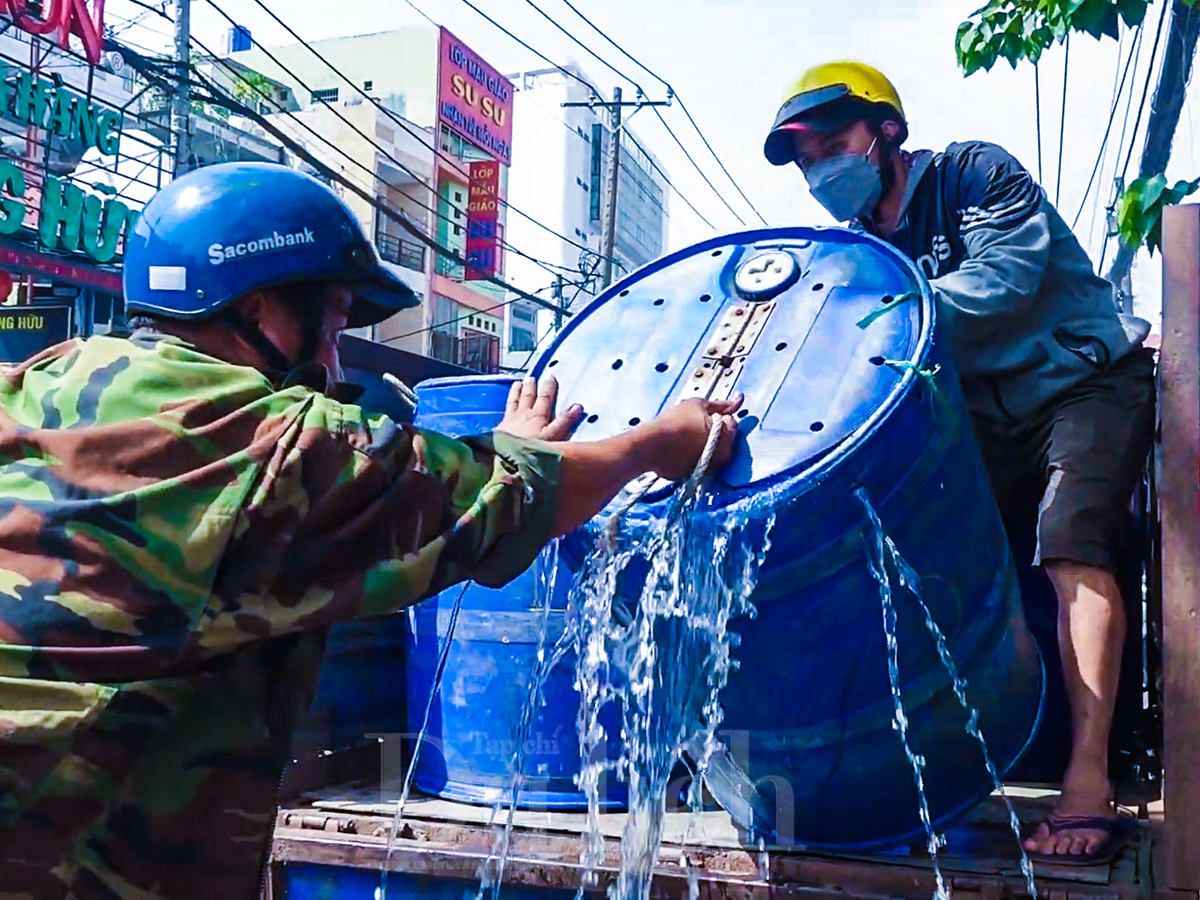 Vía thần Tài: Xuyên đêm nướng cá lóc mịt mù trong khói than hồng, thơm lựng - 4