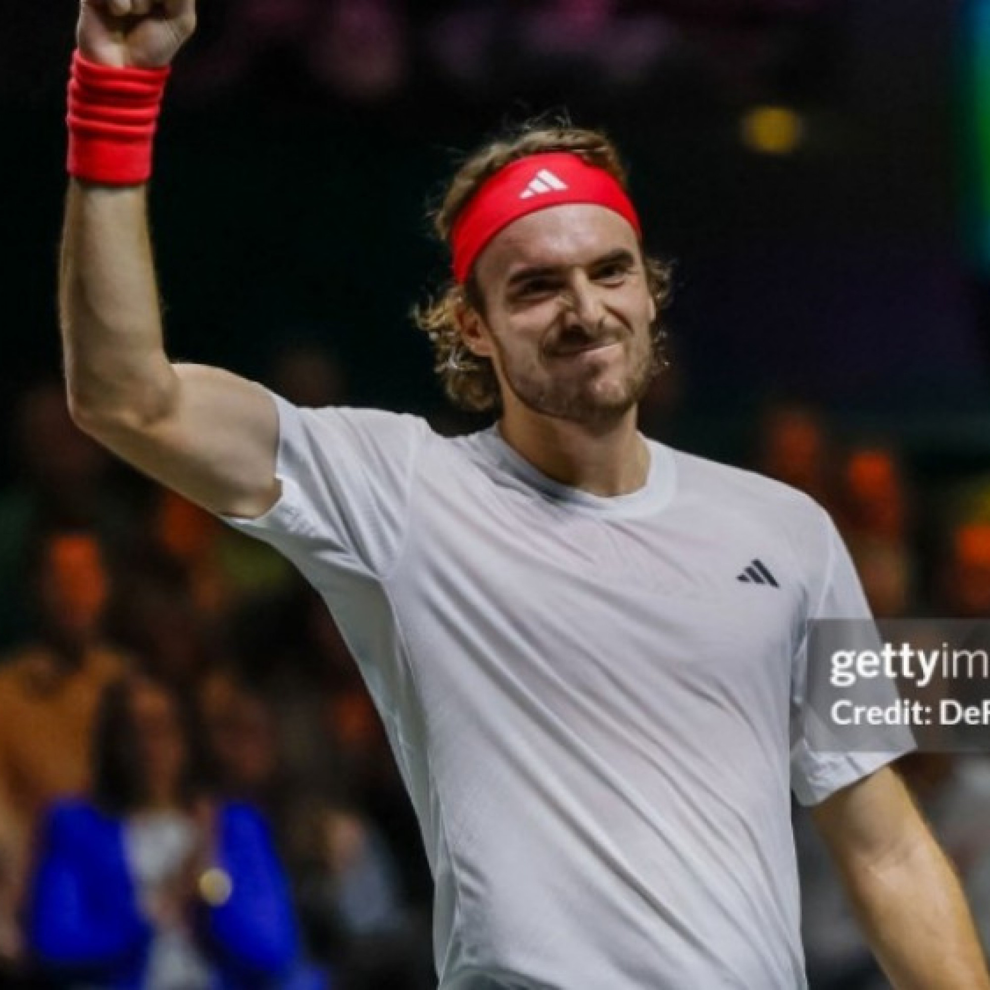  - Rực lửa tennis ATP và WTA 500: Tsitsipas "khổ chiến", Rybakina vào bán kết