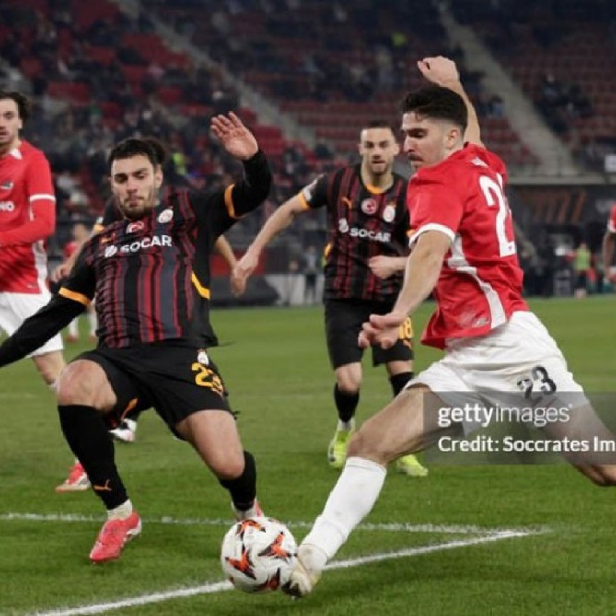  - Video bóng đá AZ Alkmaar - Galatasaray: Hấp dẫn 5 bàn & thẻ đỏ (Europa League)