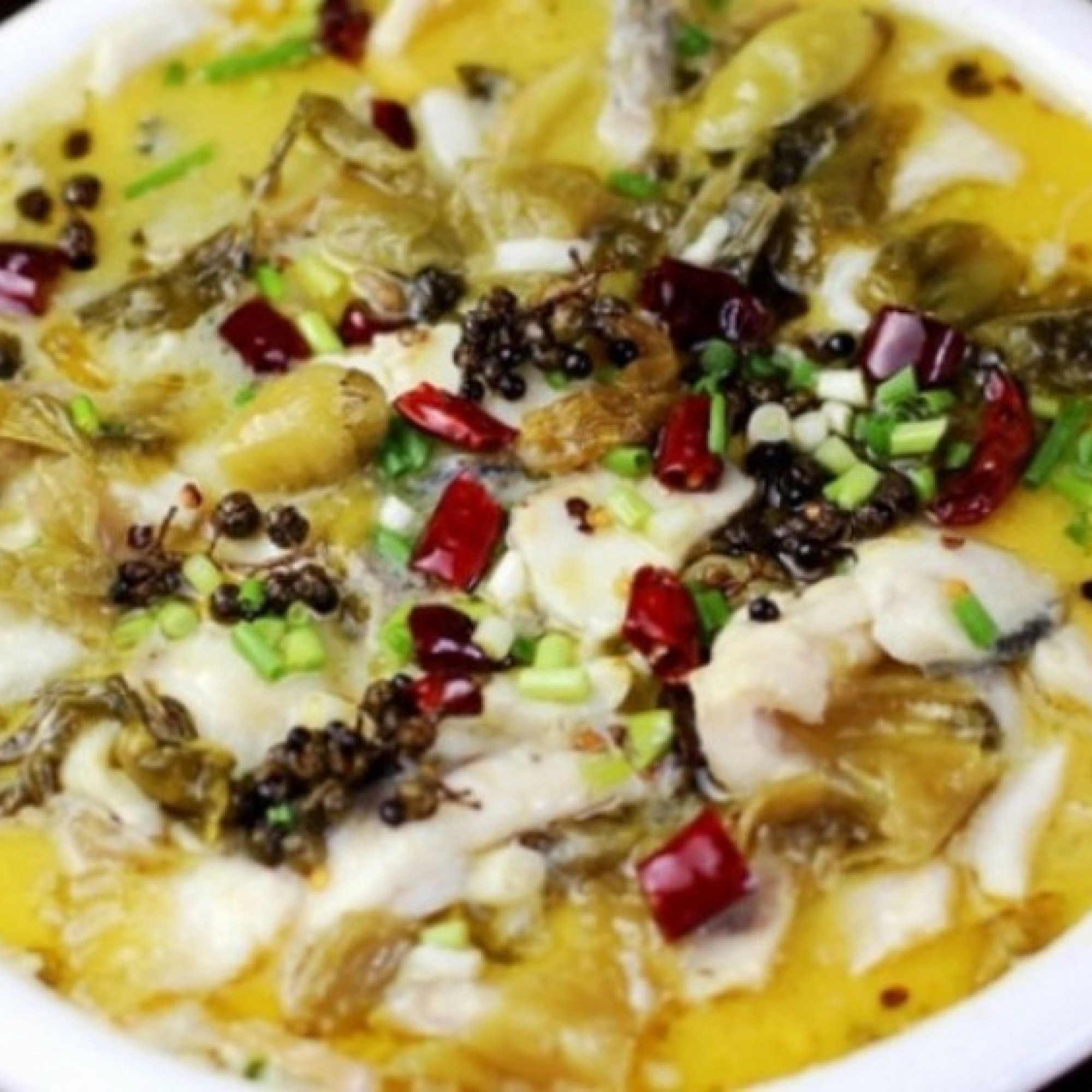  - Canh cá dưa chua, món ăn đưa cơm ngày lạnh