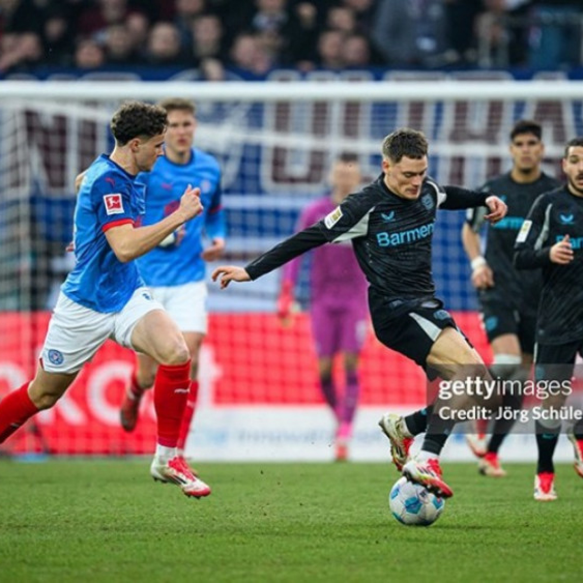  - Video bóng đá Holstein Kiel - Leverkusen: Xabi Alonso lập kỷ lục (Bundesliga)