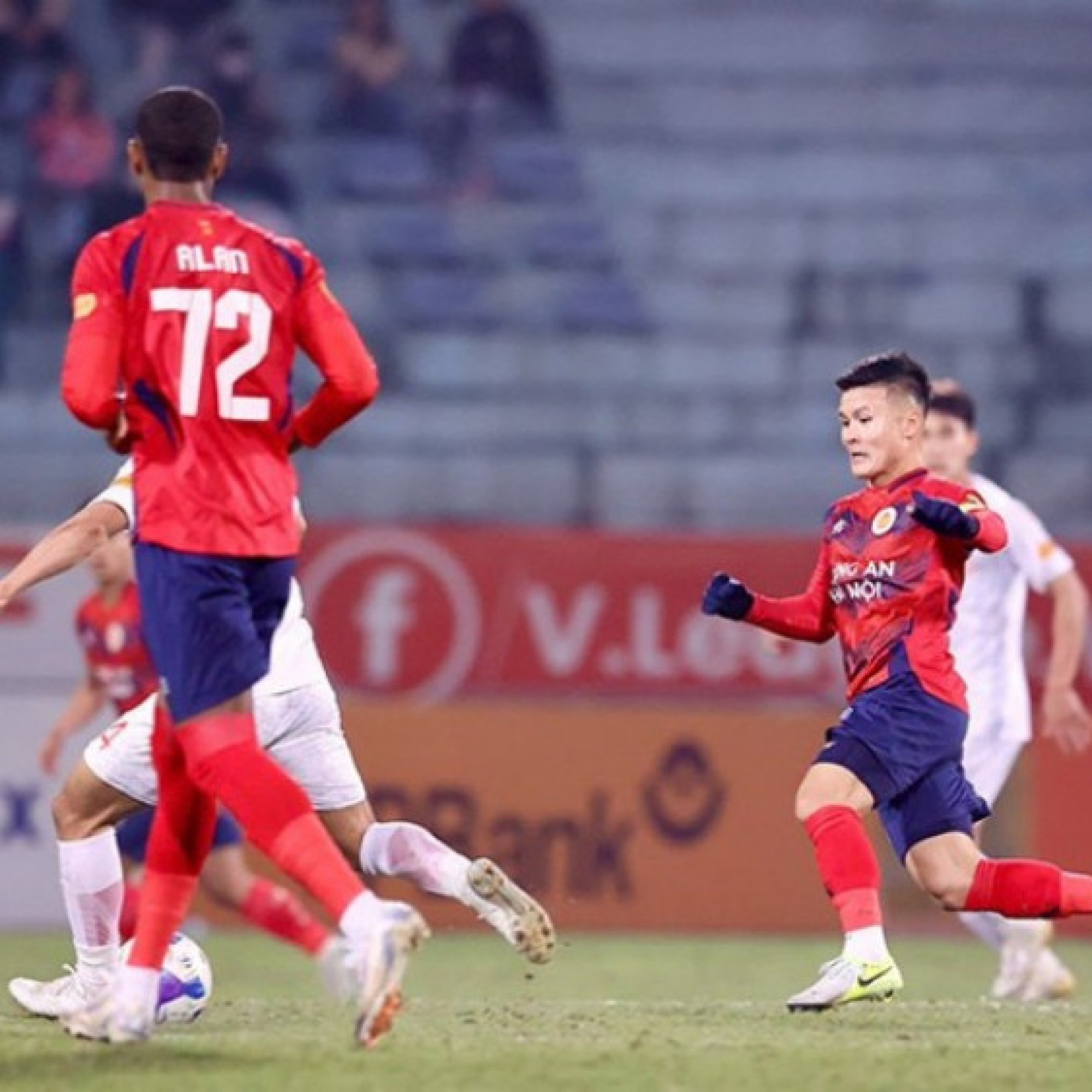  - Video bóng đá Công an Hà Nội - Thể Công Viettel: Tân binh báo hại penalty (V-League)