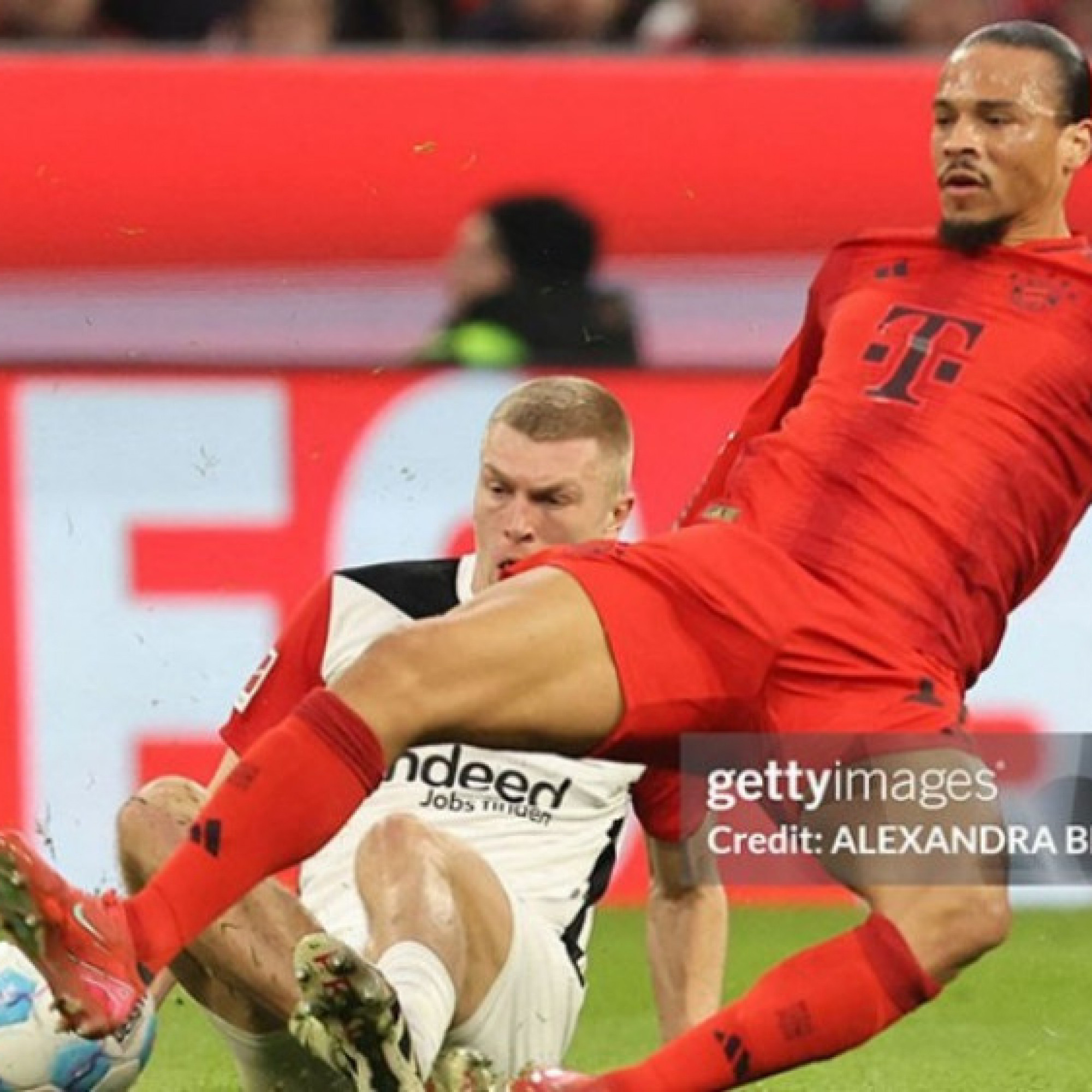  - Video bóng đá Bayern Munich - Frankfurt: Lợi thế mong manh (Bundesliga)