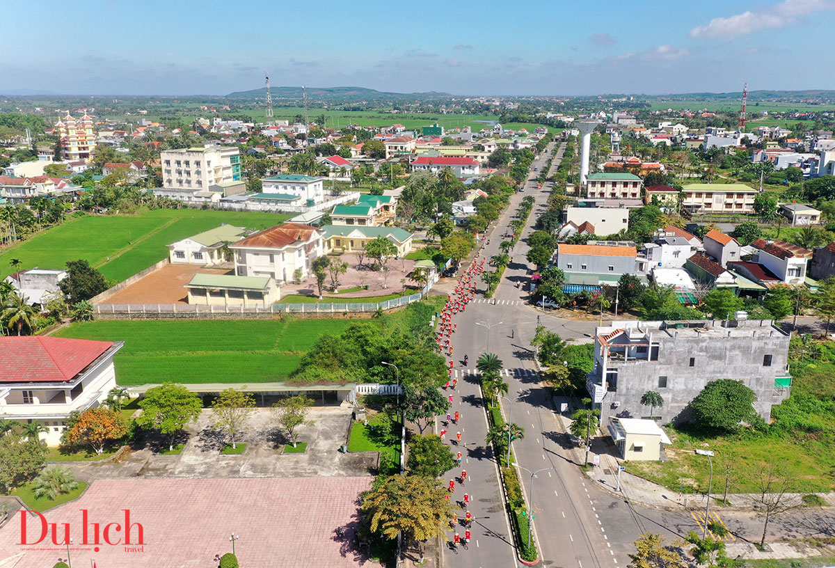 hon 300 phu nu dong dien, dieu hanh ao dai toi yeu viet nam - 13