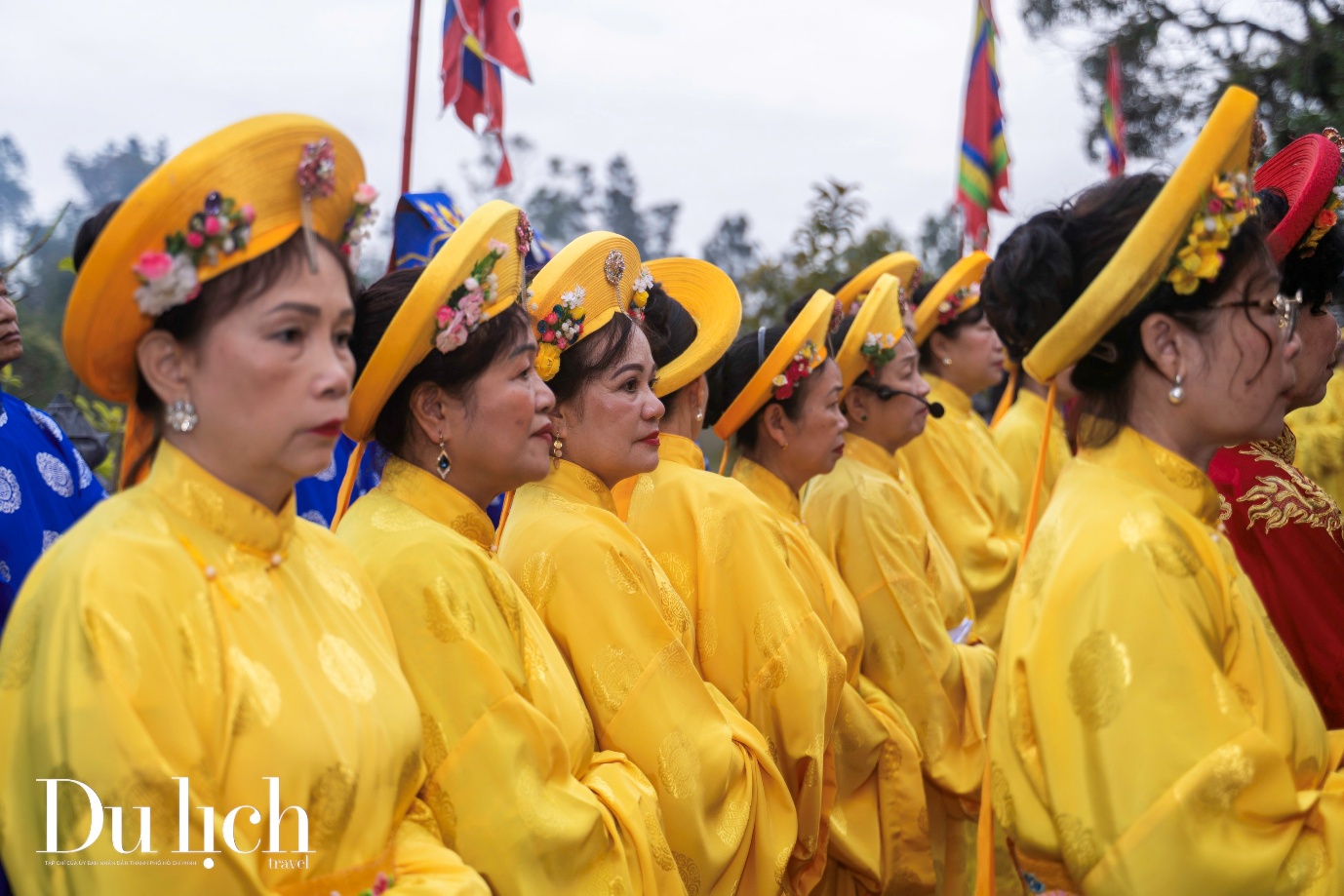 hang nghin nguoi dan va du khach tham du le hoi den cua ong nam 2025 - 3