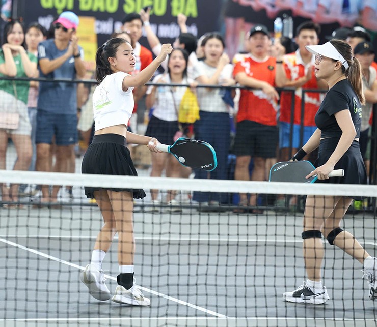 Bất ngờ “bóng hồng” đại náo giải pickleball nội dung độc lạ: Võ sỹ karate vô địch SEA Games - 8