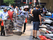 TP.HCM quyết liệt xử lý tình trạng ăn xin, bán hàng rong chèo kéo, chặt chém du khách