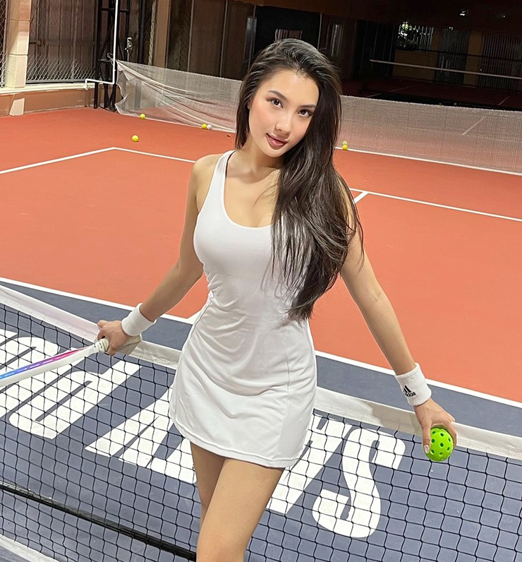 Hot girl "cưỡi ngựa bắn cung" Phương Liên đón 8/3 đặc biệt, bén duyên với pickleball - 8