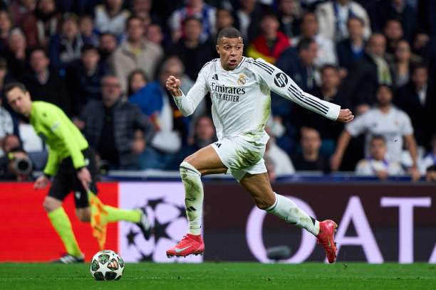 Mbappe 2 trận "mất hút", Real Madrid lo lắng suy giảm phong độ - 1