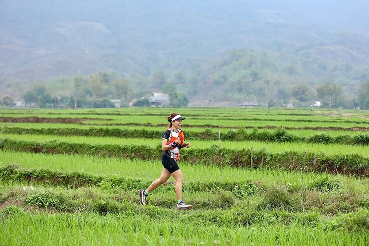 “Nữ hoàng” địa hình Hà Thị Hậu thắng lớn ngày 8/3, vô địch cuộc đua khốc liệt nhất VUM - 1