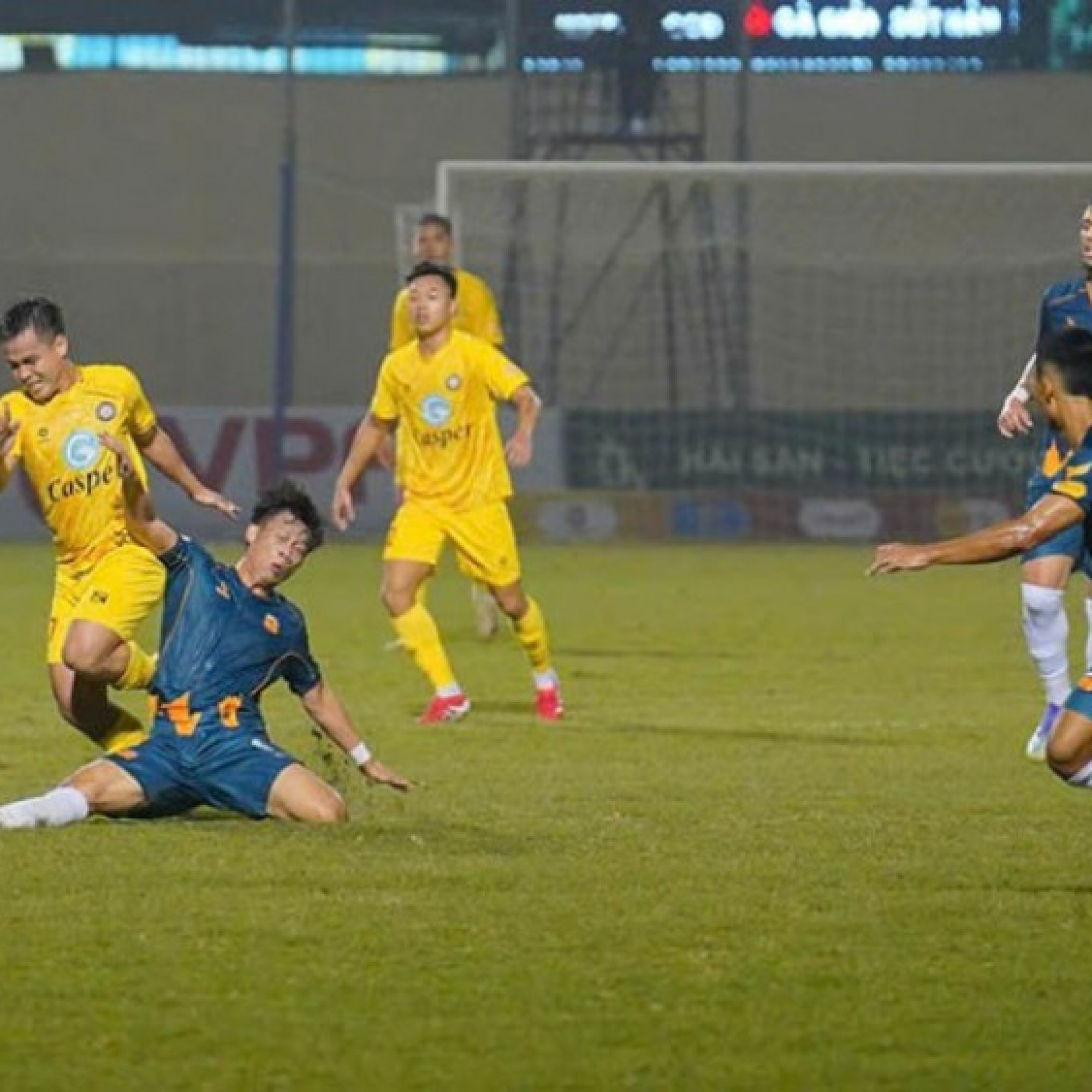  - Video bóng đá Thanh Hóa - HAGL: Rượt đuổi 4 bàn, penalty ấn định phút 90+8 (V-League)