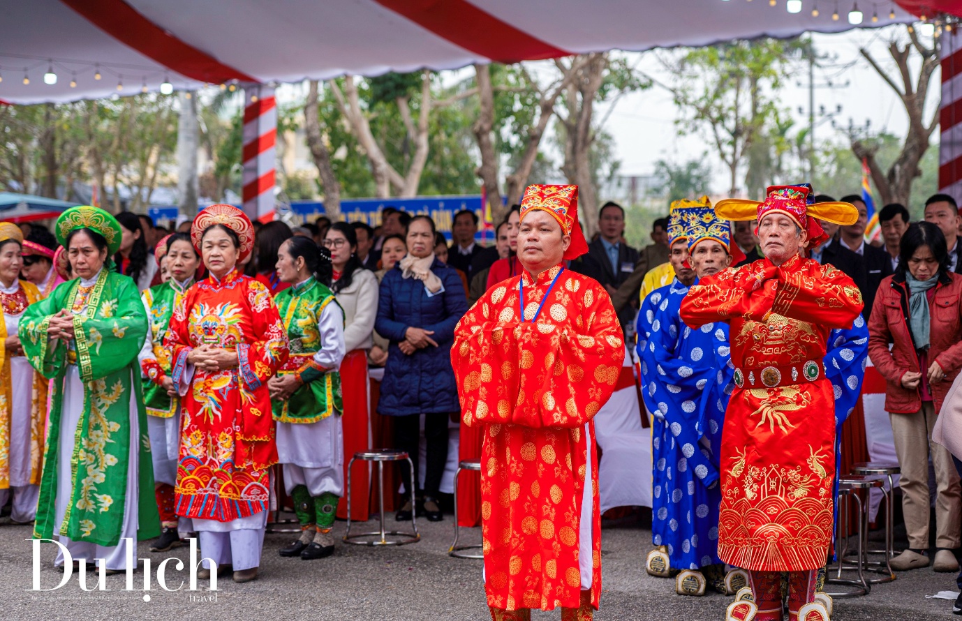 dac sac le hoi truyen thong den tranh nam 2025 - 15