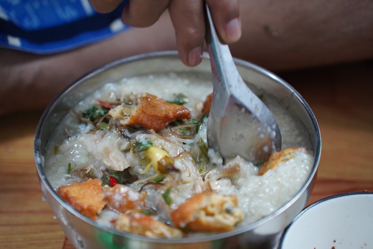 den thanh duong hoi giao an 'xa chay' voi tom chien bot, banh khot, hamburger… - 4