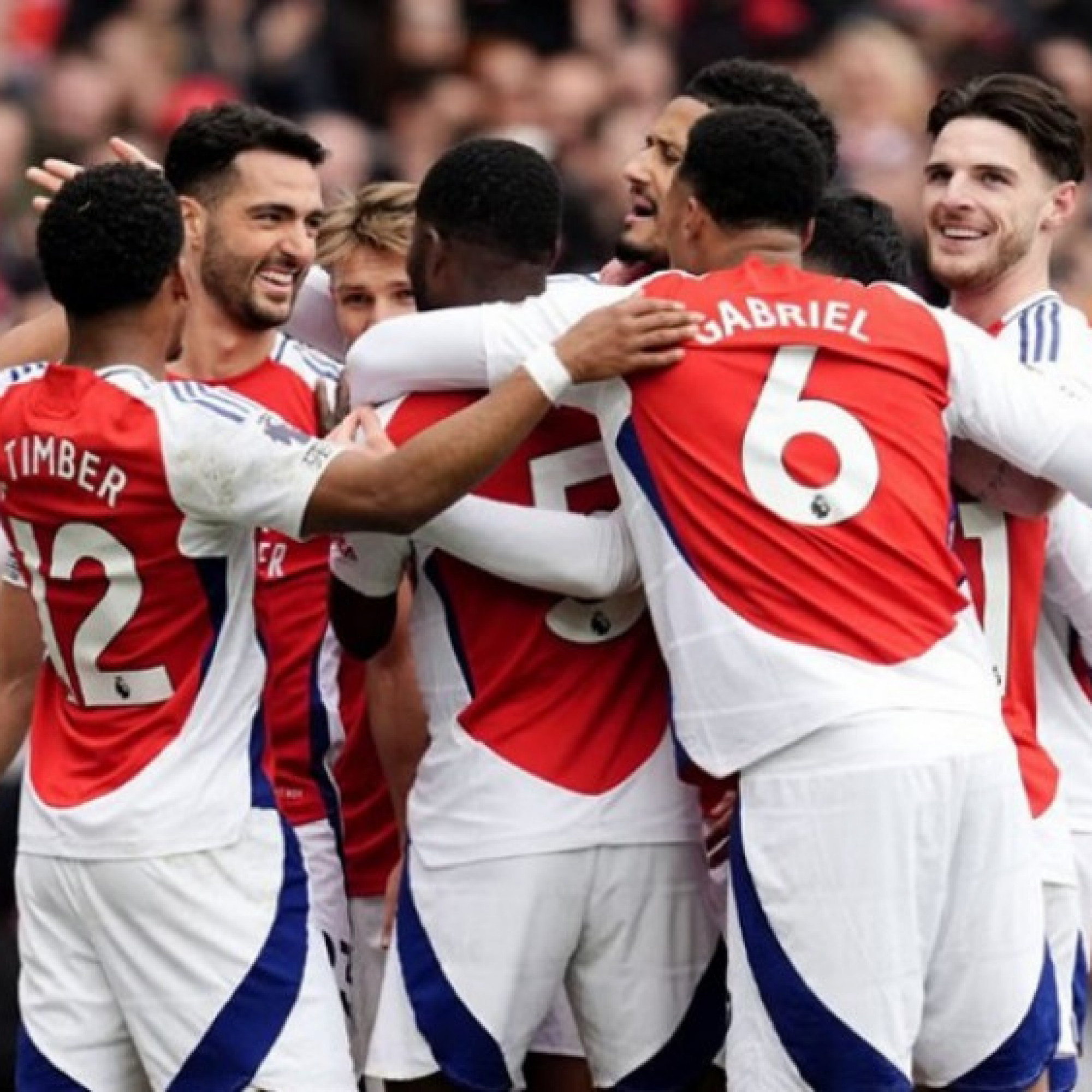  - Nóng bảng xếp hạng Ngoại hạng Anh: Arsenal hạ Chelsea củng cố vị trí thứ hai