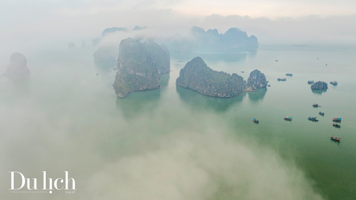 thanh pho di san ha long mo ao trong suong khoi - 2