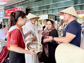  - TP.HCM đón hơn 400 du khách Iran trên chuyến bay charter đầu tiên