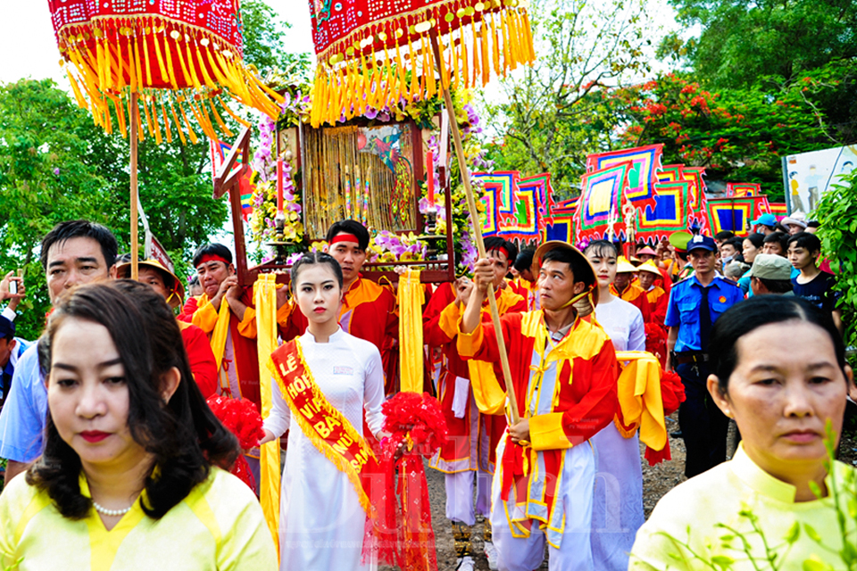 Lễ hội Vía Bà Chúa Xứ Núi Sam được thế giới vinh danh - 4