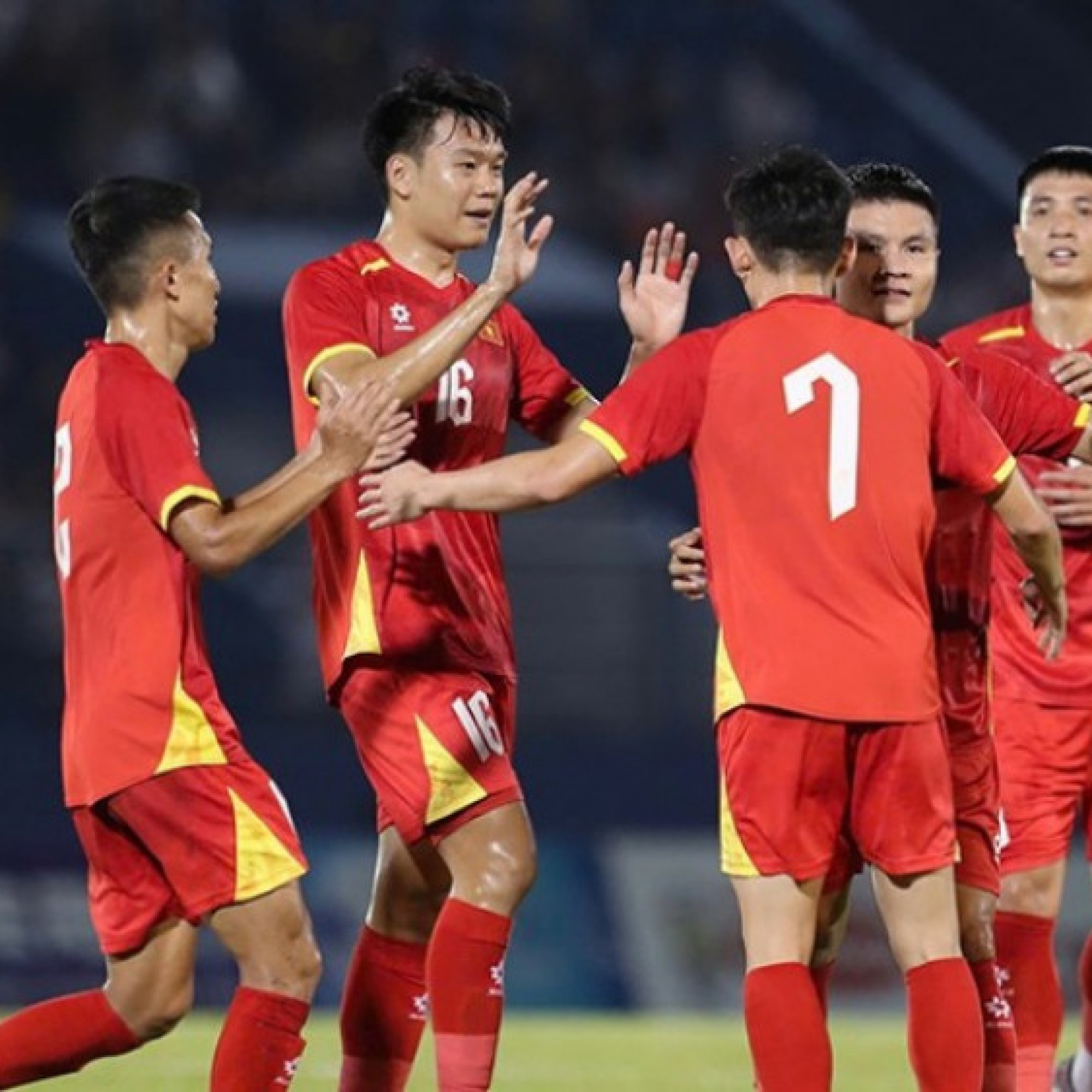  - ĐT Việt Nam thăng tiến bảng xếp hạng FIFA sau trận thắng Campuchia