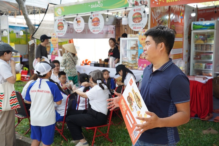 le hoi banh mi viet nam: ‘lan dau tien toi duoc an mot o banh mi ngon nhu vay’ - 7