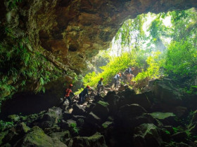  - Cấm du khách tự ý vào hang động núi lửa ở Đắk Nông