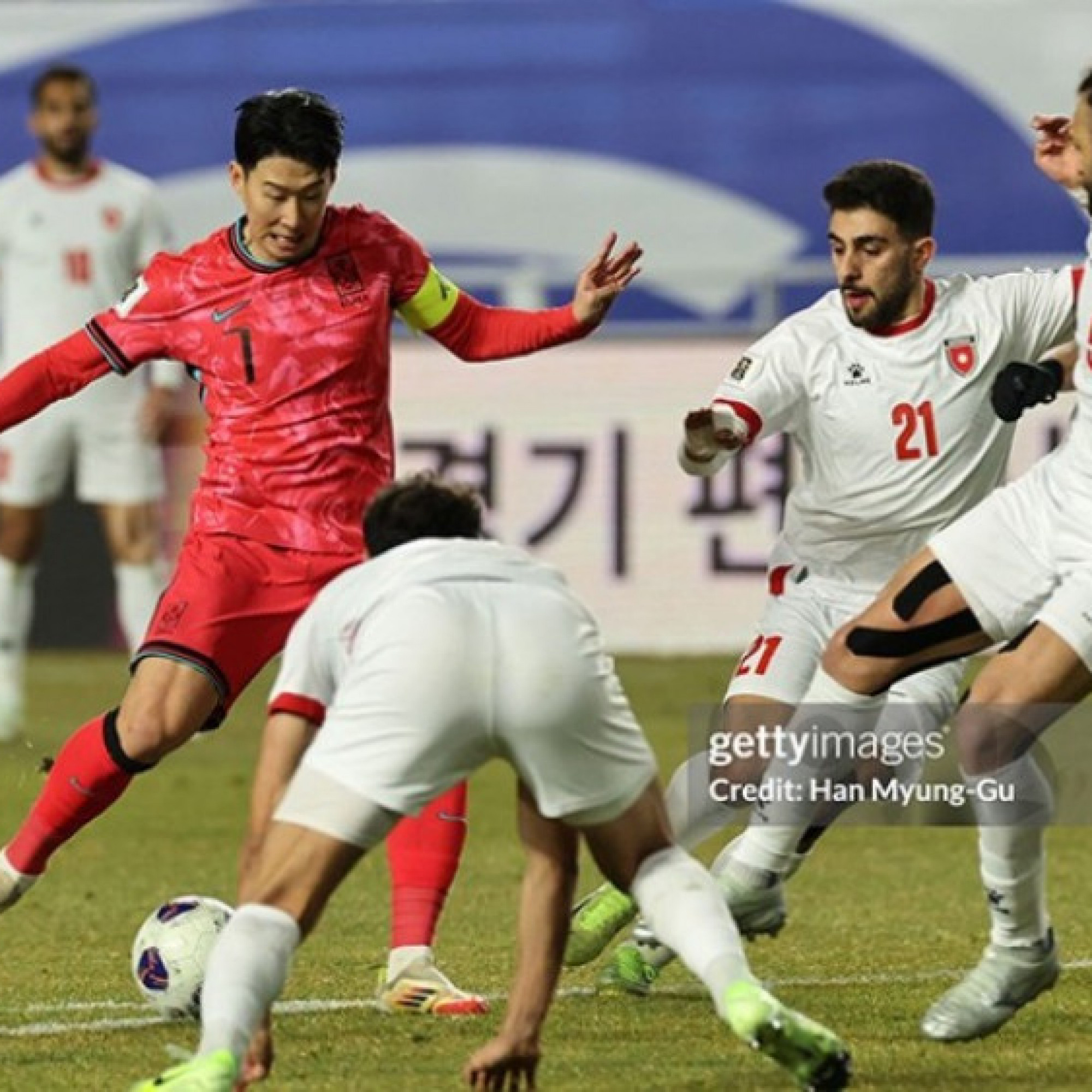  - Video bóng đá Hàn Quốc - Jordan: Son Heung Min gặp khó (Vòng loại World Cup)