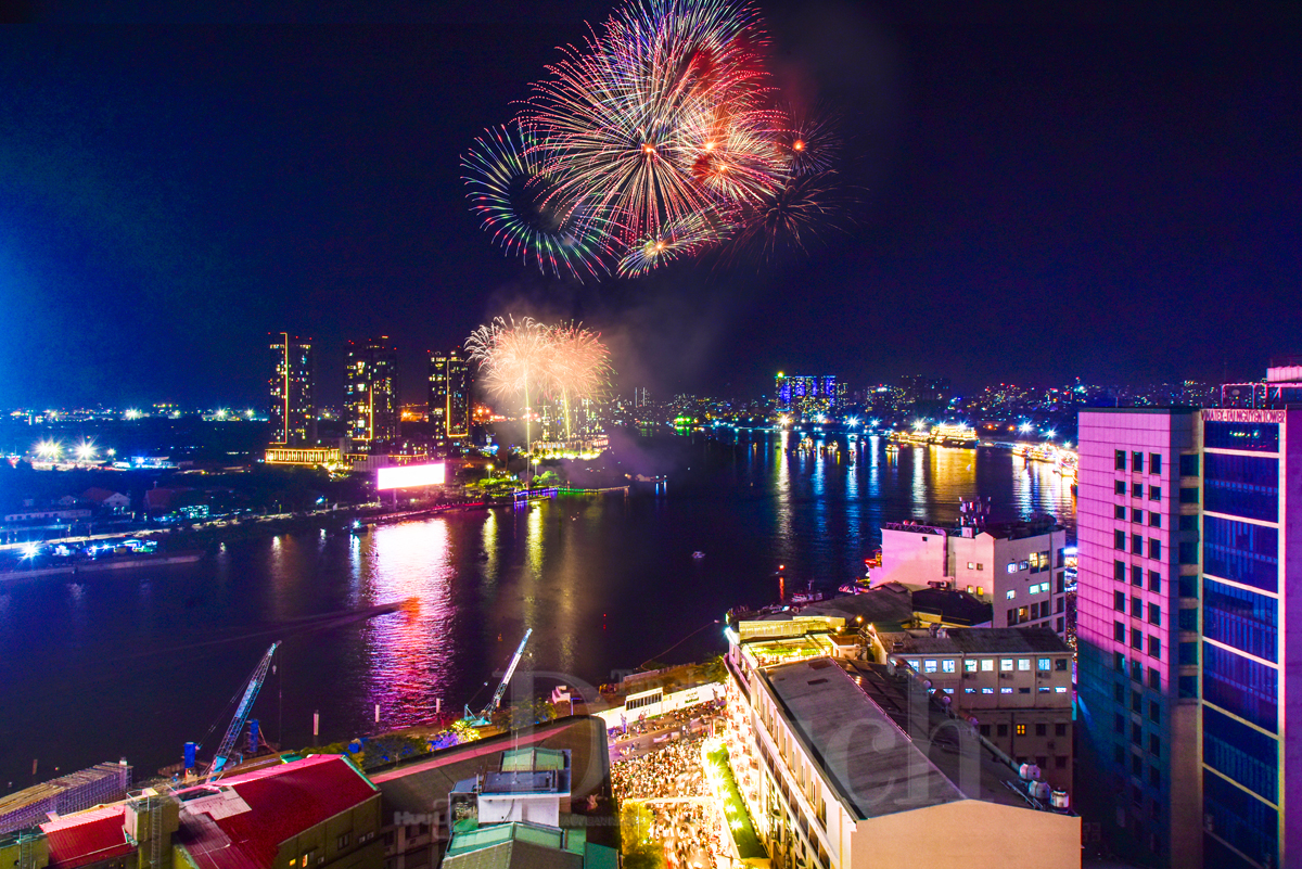 TP.HCM đón chào năm mới: Điểm hẹn giao thừa của du khách muôn phương - 3