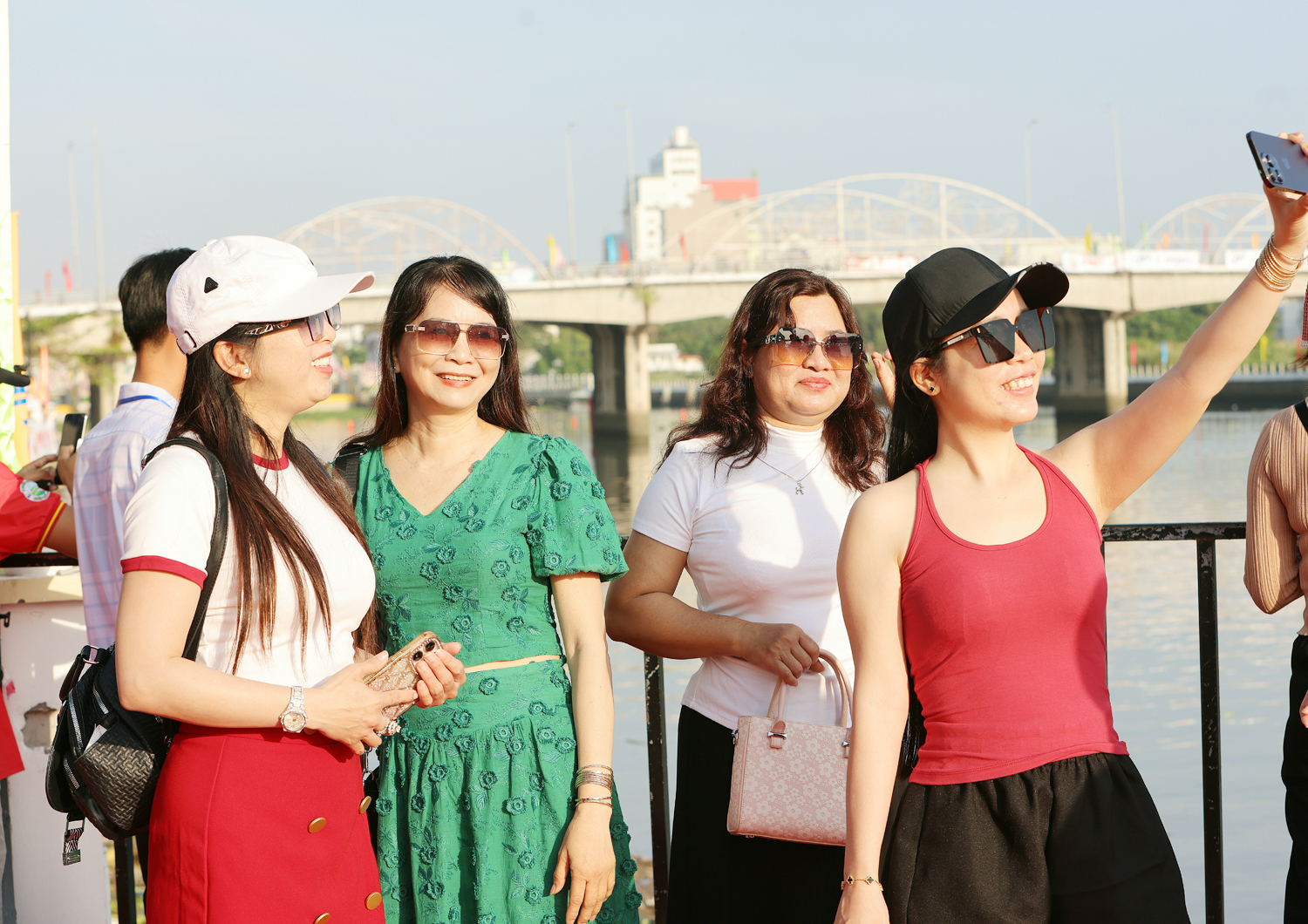 Du khách đổ về Cần Thơ xem đua vỏ composite - 7