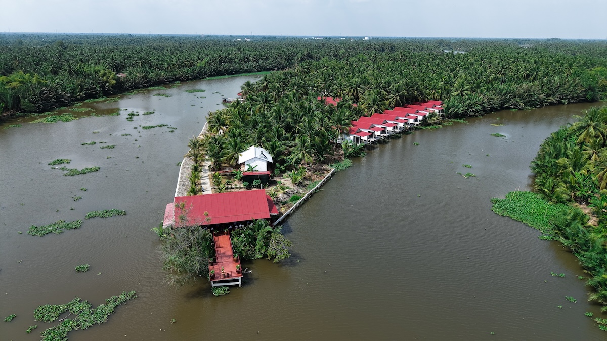 ap nho nhi hoa ron rang don khach du lich toi trai nghiem cuoc song chuan mien tay - 1