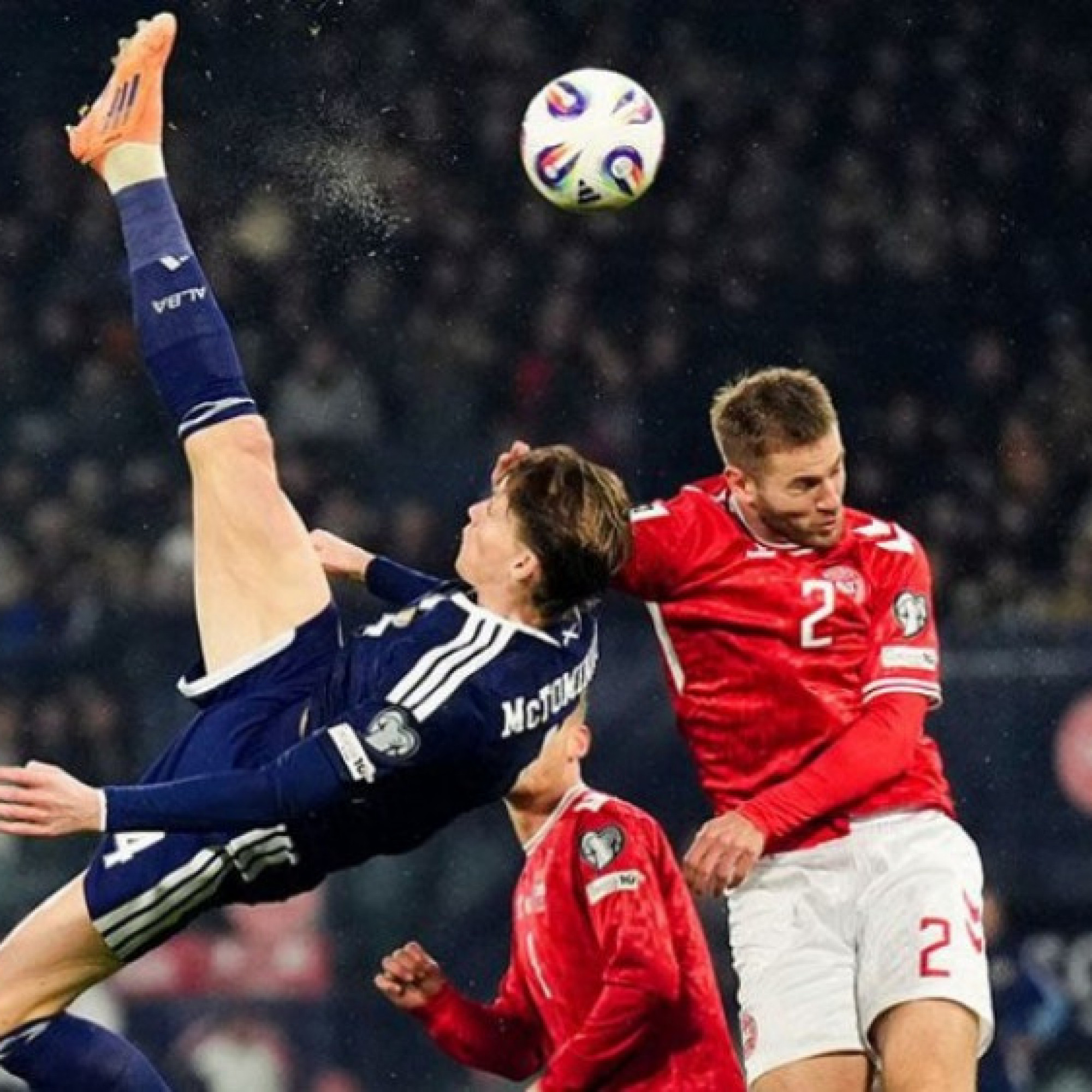 Năm “vàng” 2025 của McTominay: Giải mã màn hồi sinh ngoạn mục, ai là người hùng?