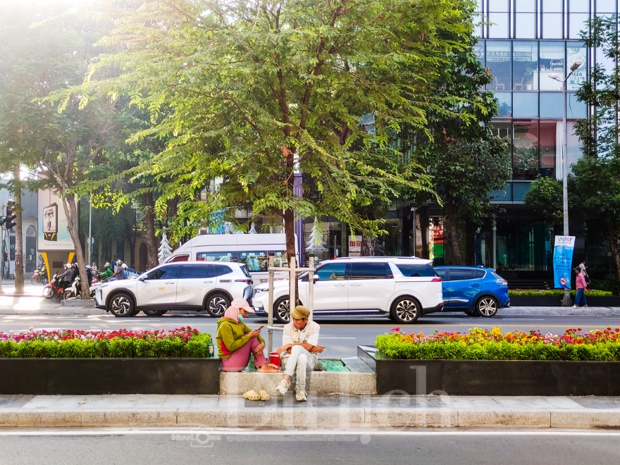 Mùng 2 Tết Dương lịch, dạo bước nhàn du giữa nhịp phố - 9