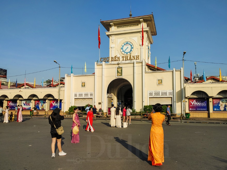 Mùng 2 Tết Dương lịch, dạo bước nhàn du giữa nhịp phố - 14