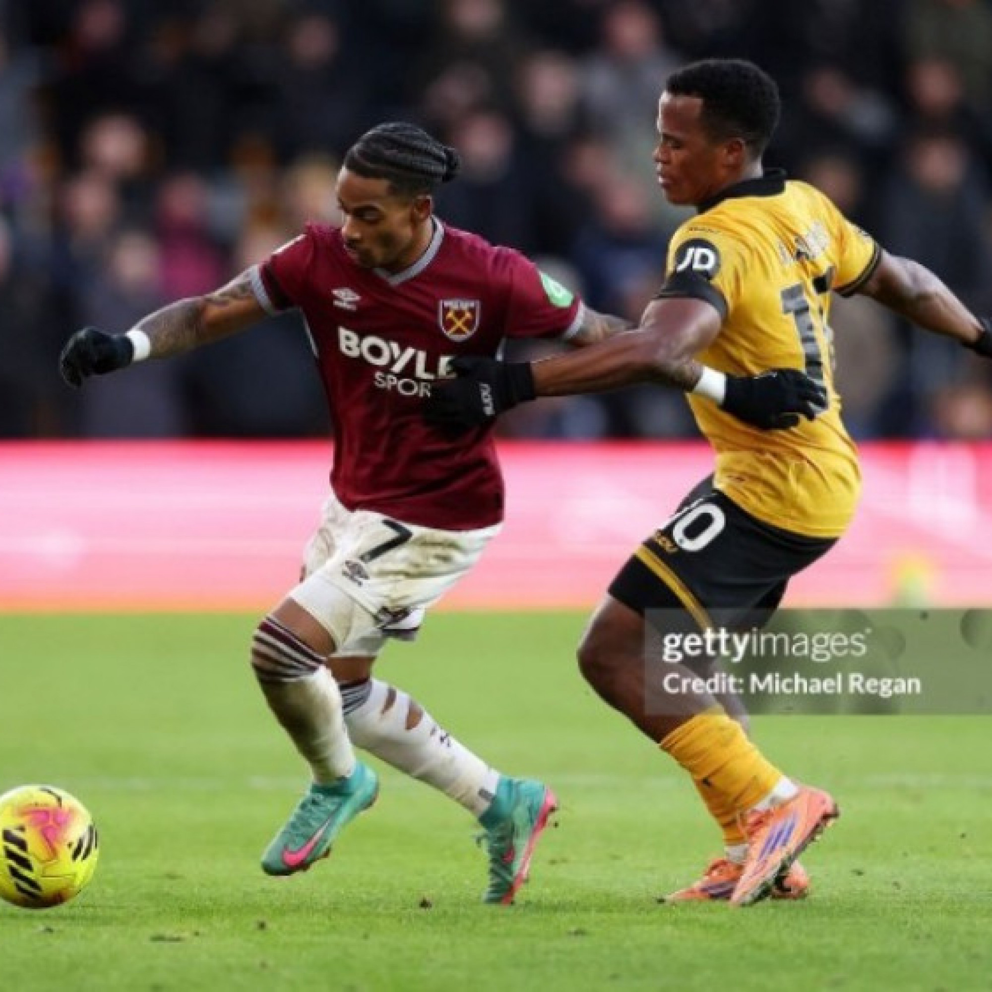  - Kết quả bóng đá Wolves - West Ham: Ngỡ ngàng 3 bàn (Ngoại hạng Anh)