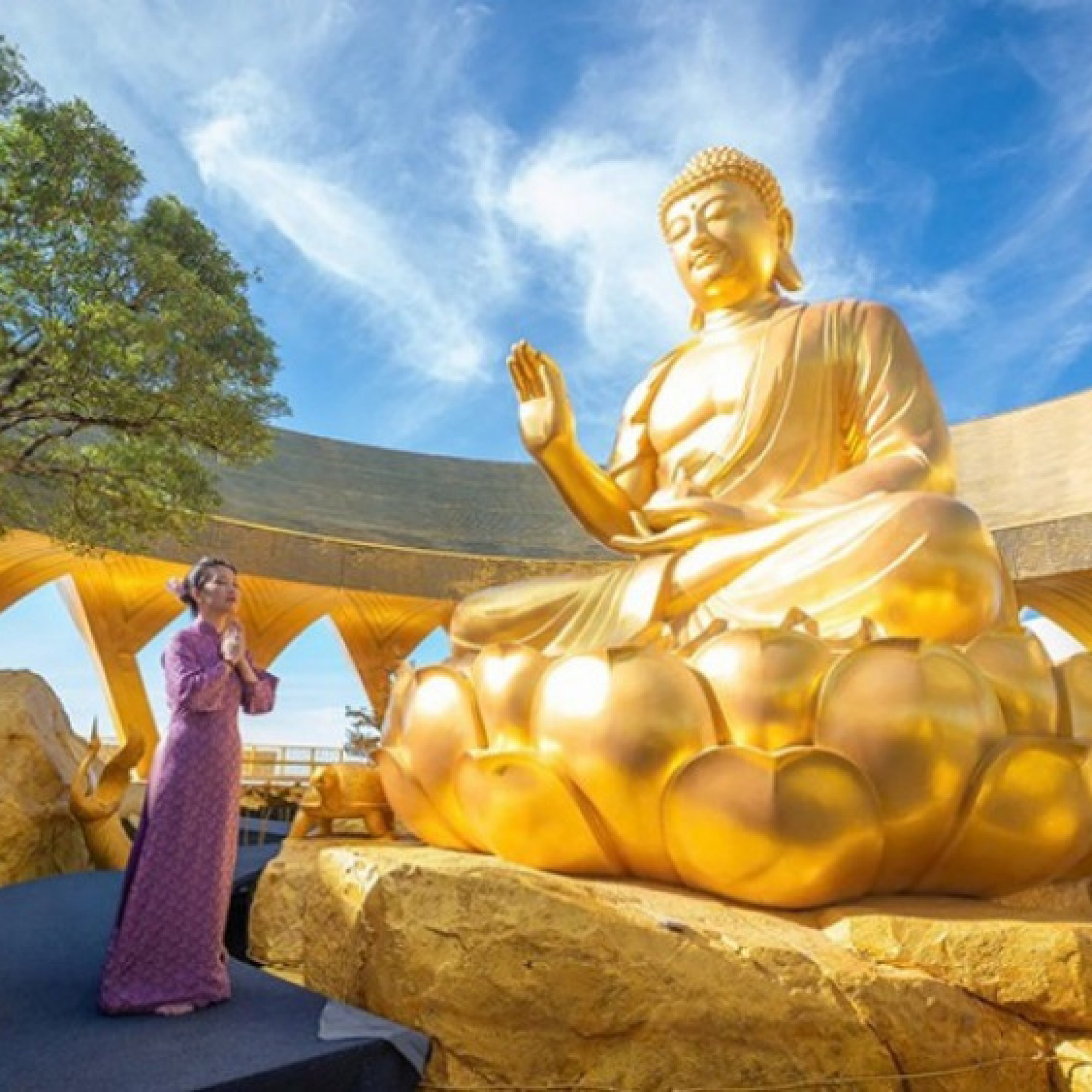 - Cận cảnh tôn tượng “Đức Phật đến từ quá khứ” mới an vị tại núi Bà Đen, Tây Ninh