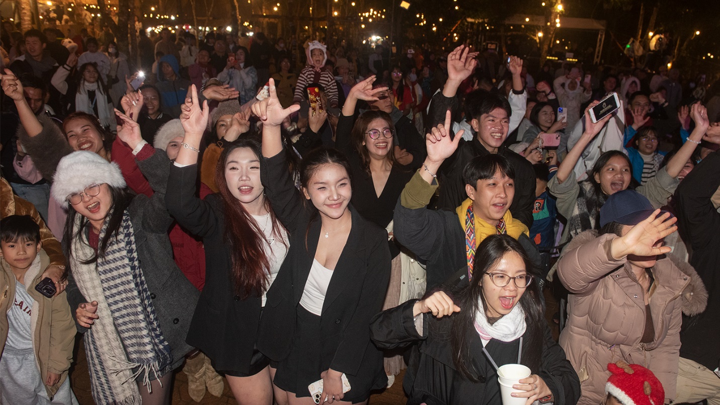 tung bung chuong trinh nghe thuat mang den chao xuan binh ngo 2026 - 7