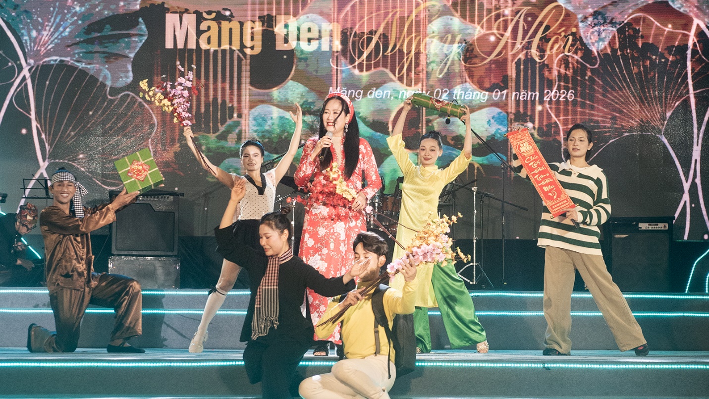 tung bung chuong trinh nghe thuat mang den chao xuan binh ngo 2026 - 2