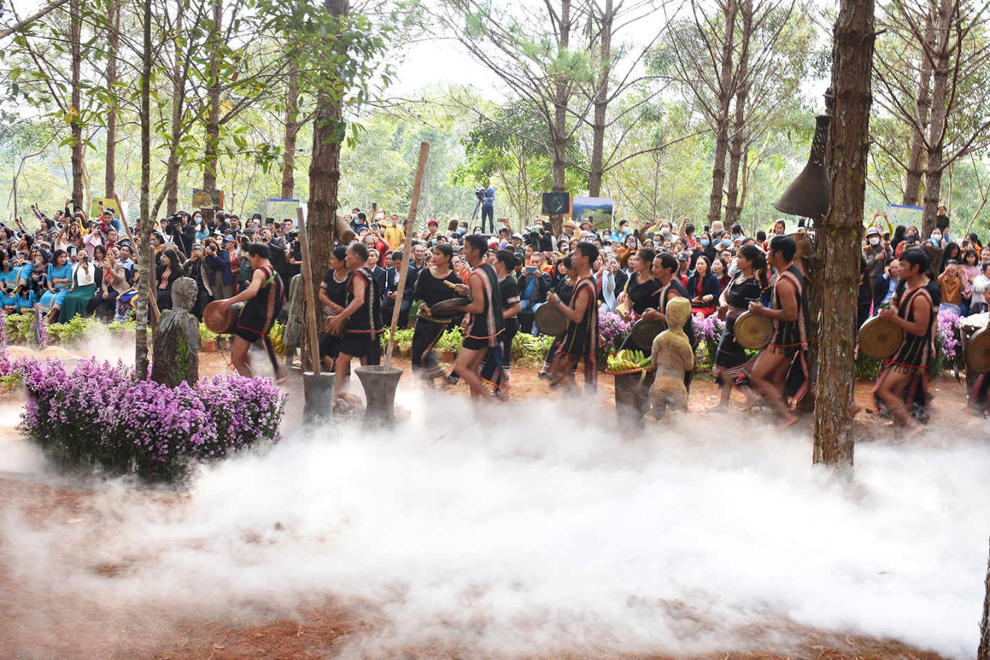 tung bung chuong trinh nghe thuat mang den chao xuan binh ngo 2026 - 16