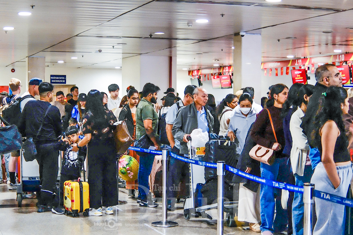 Nhà ga T3 sân bay Tân Sơn Nhất chạm mốc kỷ lục trong ngày cuối kỳ nghỉ lễ - 10