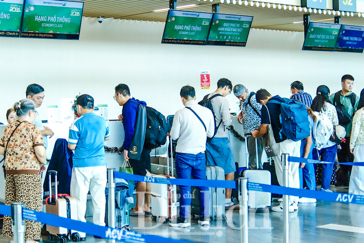 Nhà ga T3 sân bay Tân Sơn Nhất chạm mốc kỷ lục trong ngày cuối kỳ nghỉ lễ - 5