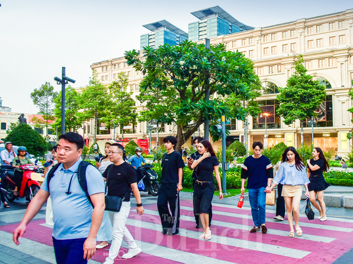 Du lịch TP.HCM ghi dấu ấn tượng 1,24 triệu lượt khách những ngày đầu năm - 4