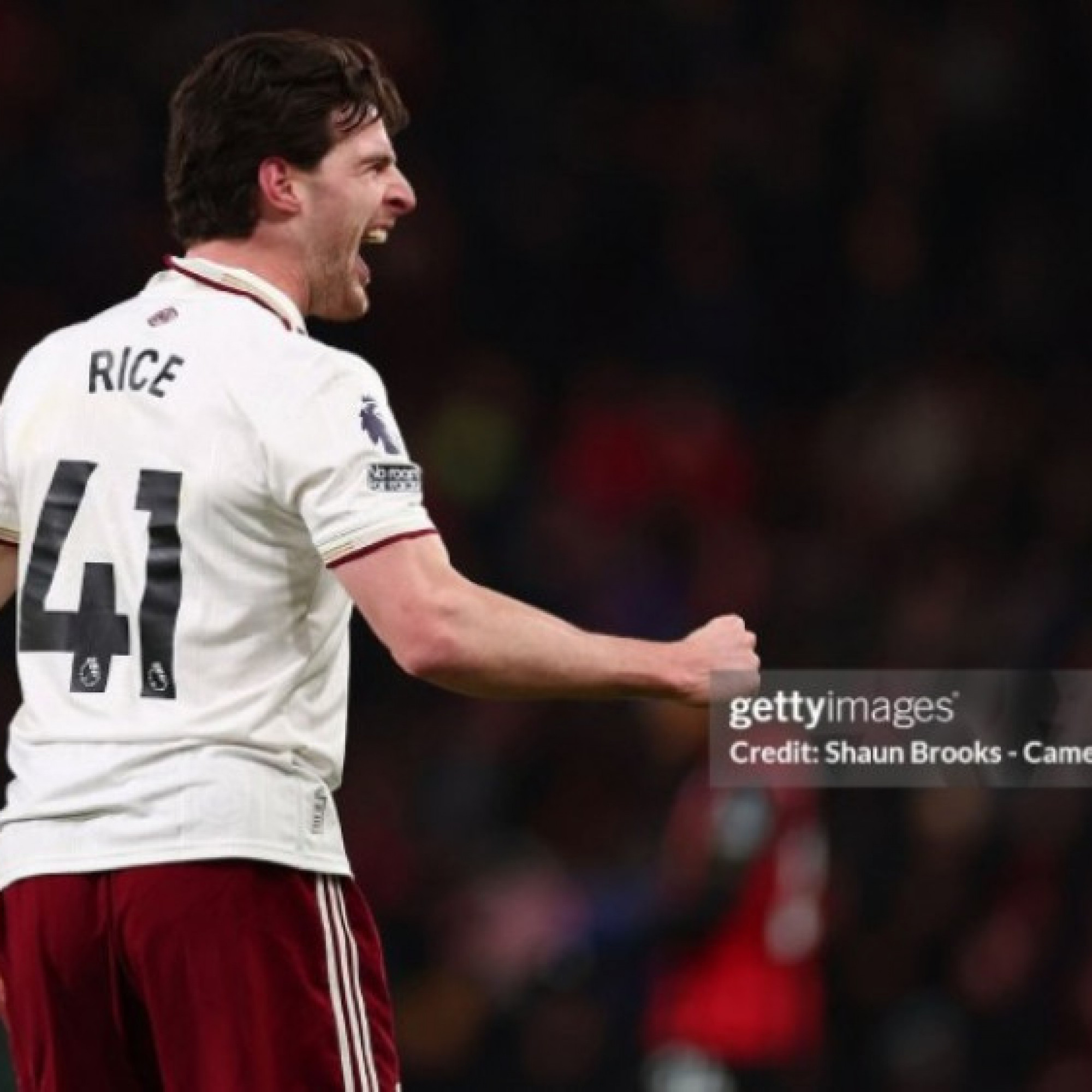  - Nóng bảng xếp hạng Ngoại hạng Anh: Aston Villa vượt Man City, Arsenal vững ngôi đầu