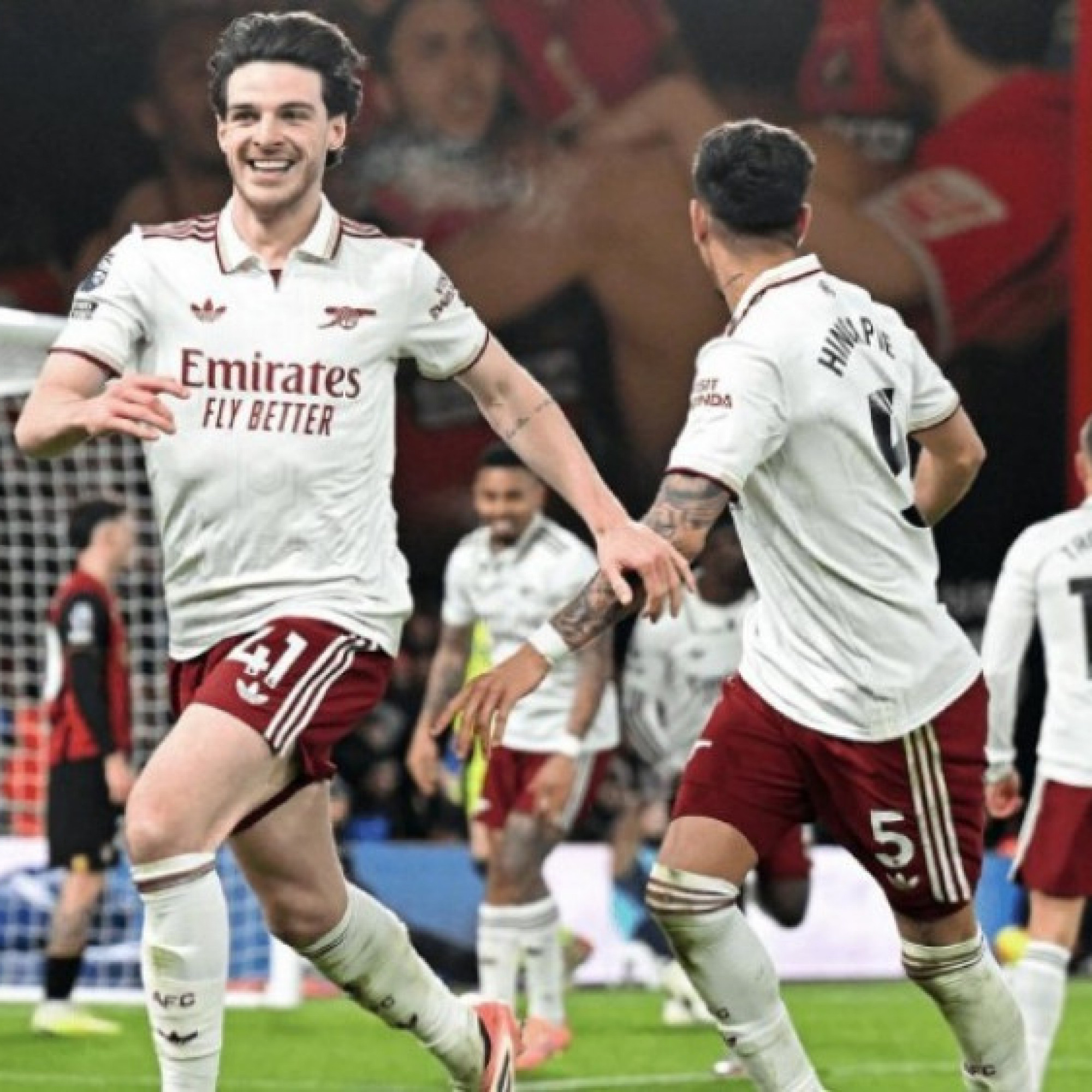  - Arsenal hay hơn mùa giải bất bại, Arteta khen Rice đẳng cấp thế giới