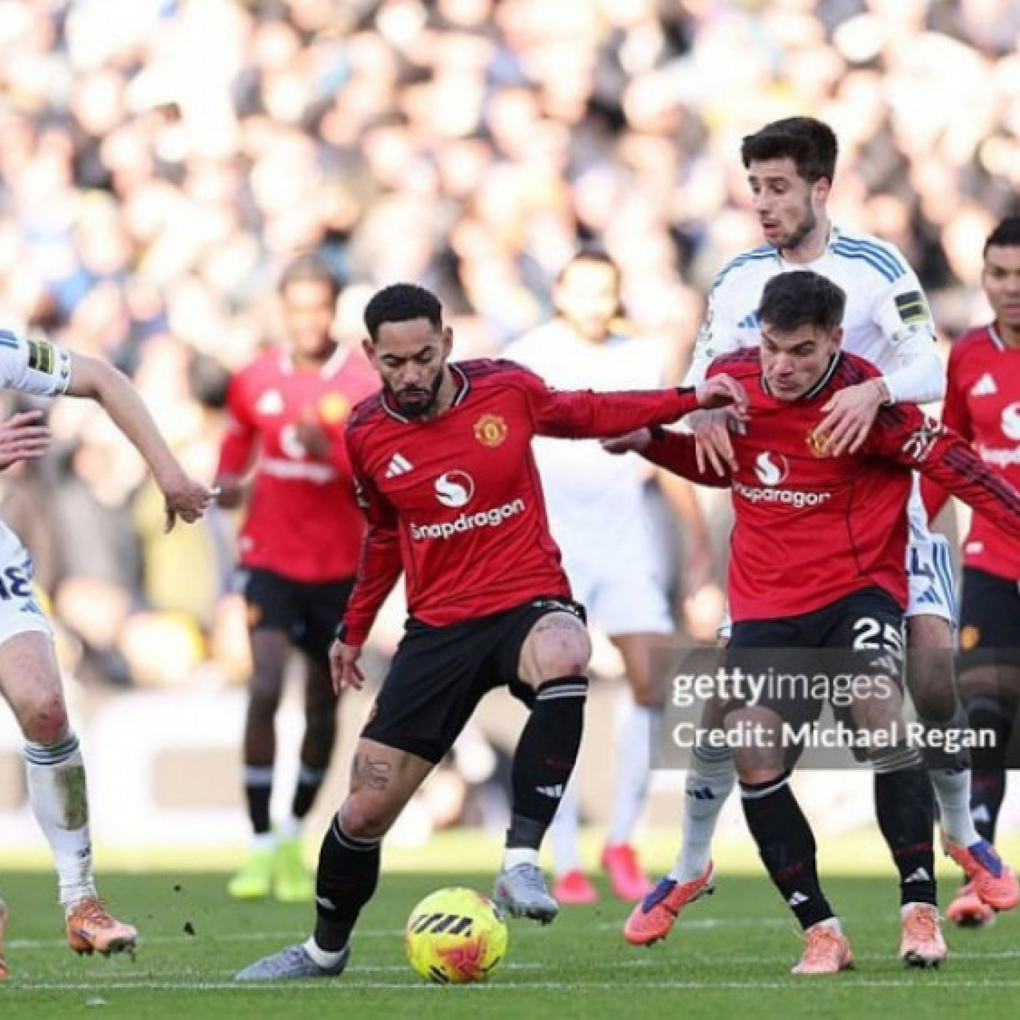  - Kết quả bóng đá Leeds United - MU: Hiệp 2 rượt đuổi, Cunha tỏa sáng (Ngoại hạng Anh)