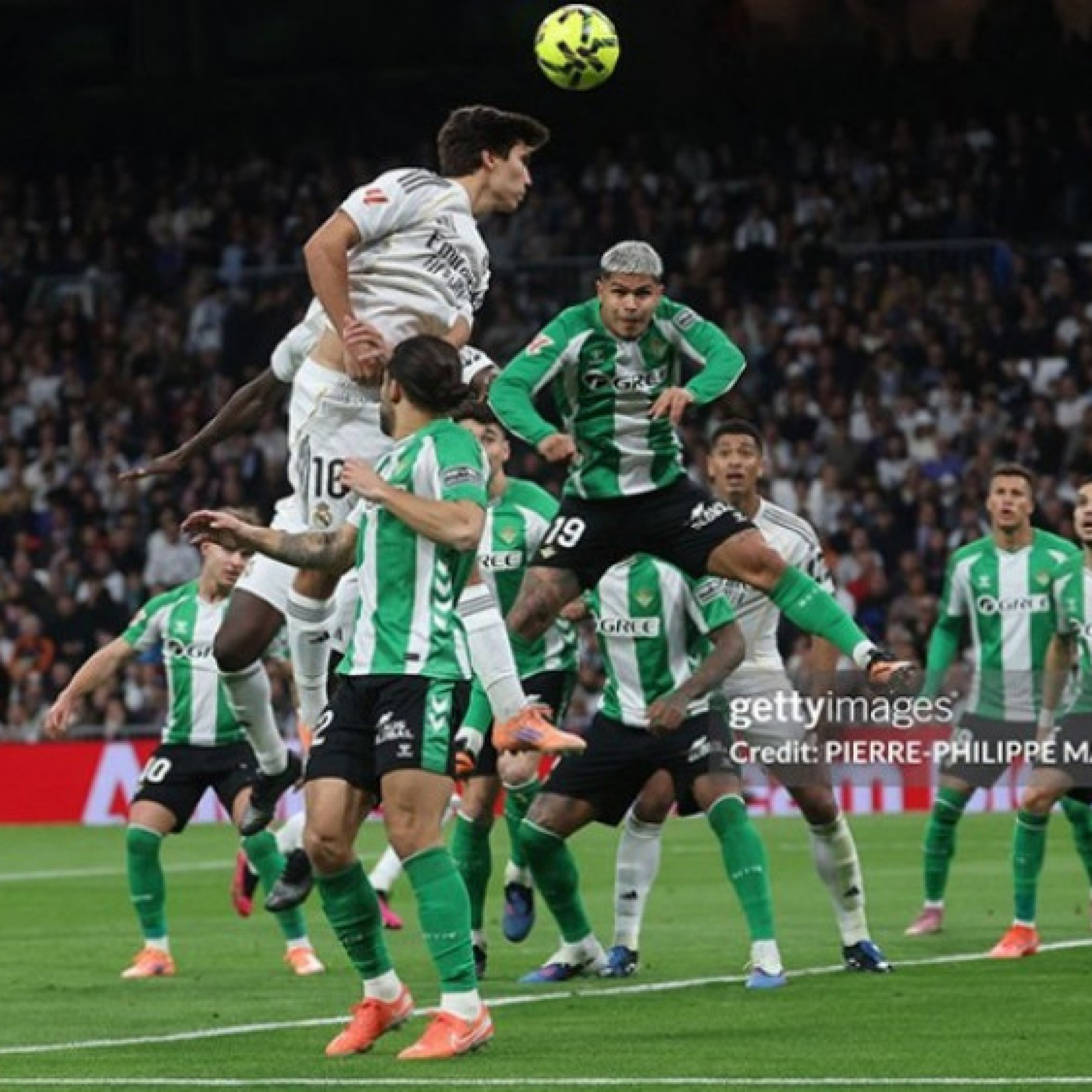  - Trực tiếp bóng đá Real Madrid - Real Betis: Đội khách rút ngắn cách biệt, thế trận căng thẳng (La Liga)