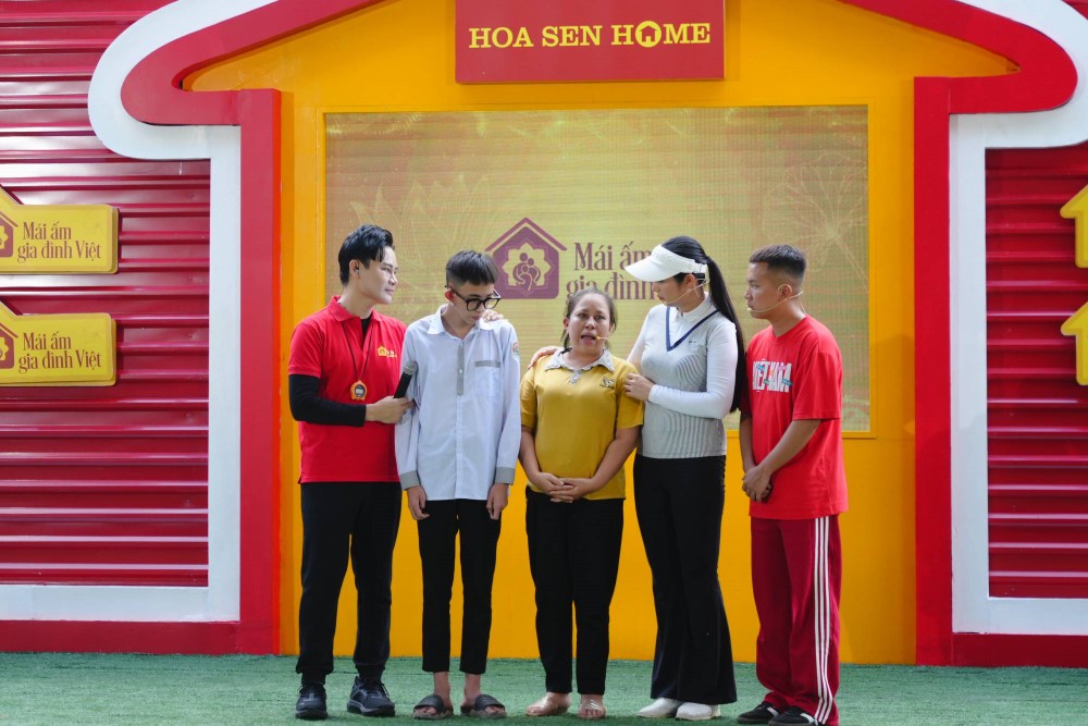 MC Dương Hồng Phúc, Ngọc Hân và Đỗ Kim Phúc xót xa hoàn cảnh cậu bé mắc bệnh thận di truyền, mẹ chạy thận giai đoạn cuối - 4