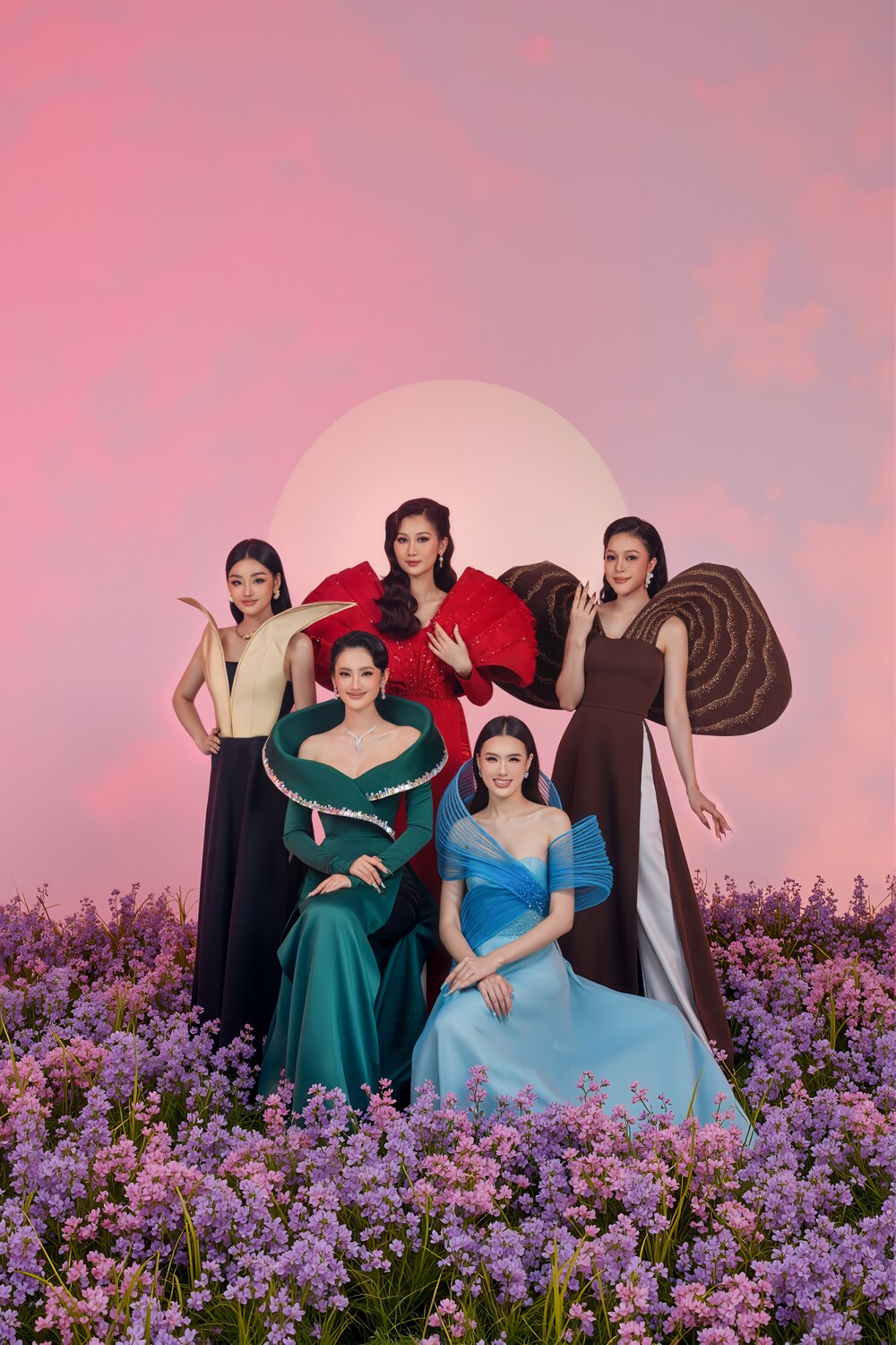 Loạt Hoa hậu đình đám “xông đất” bộ sưu tập đầu năm của NTK Duy Trần - 1